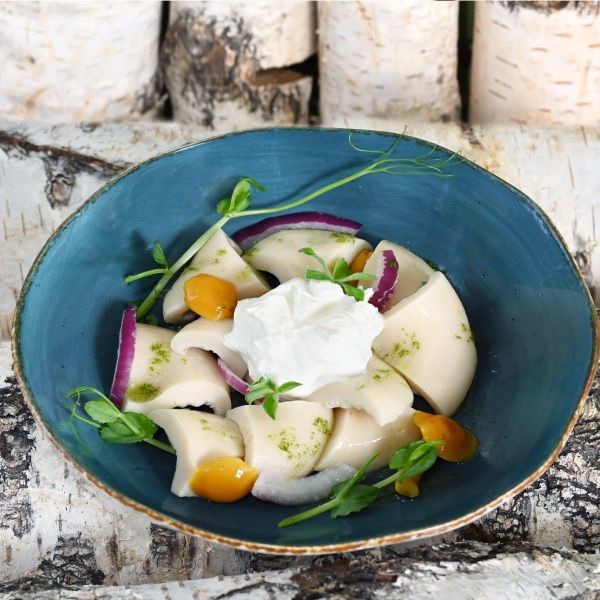 Грузди бочковые с домашней сметаной и луком