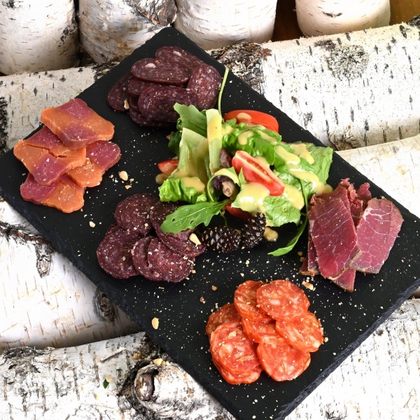 Закуски из деликатесов из дичи 