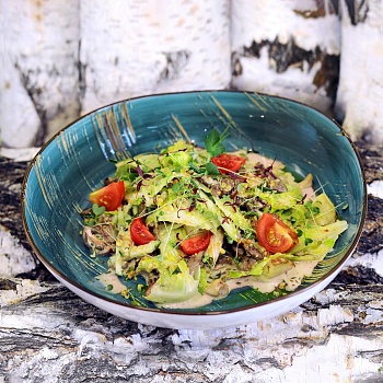 Тёплый салат с телятиной, печёным картофелем и опятами